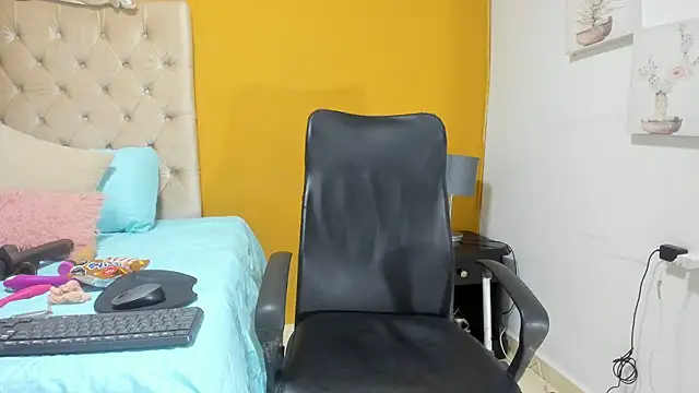 rousse sexyandhot online show from 01/09/26, 02:14