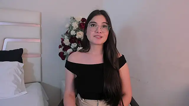 Snapshot of CamilaSofiia chatting on 01/22/25, 08:06 CamilaSofiia online show from 01/22/25, 08:06