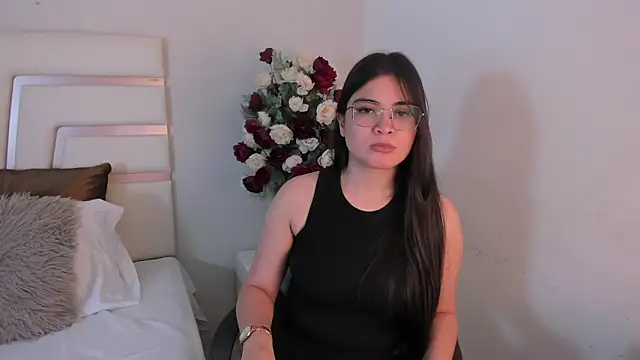 Snapshot of CamilaSofiia chatting on 02/05/25, 07:42 CamilaSofiia online show from 02/05/25, 07:42