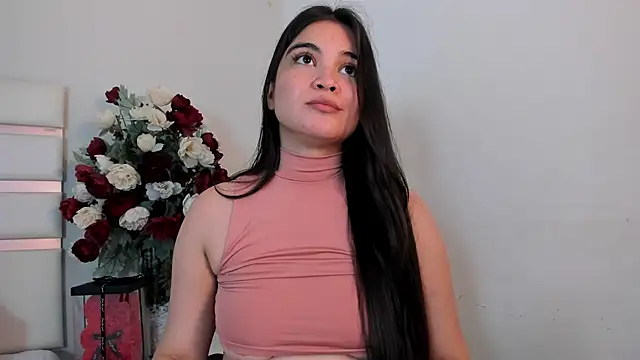 Snapshot of CamilaSofiia chatting on 03/15/25, 10:44 CamilaSofiia online show from 03/15/25, 10:44
