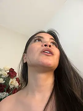 Snapshot of CamilaSofiia chatting on 03/16/25, 10:42 CamilaSofiia online show from 03/16/25, 10:42