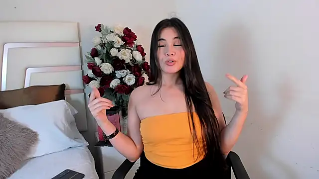 Snapshot of CamilaSofiia chatting on 03/22/25, 09:10 CamilaSofiia online show from 03/22/25, 09:10