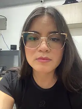 Snapshot of CamilaSofiia chatting on 10/16/25, 08:32 CamilaSofiia online show from 10/16/25, 08:32