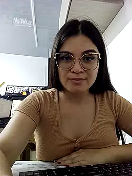 Snapshot of CamilaSofiia chatting on 10/23/25, 08:40 CamilaSofiia online show from 10/23/25, 08:40