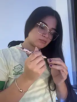 Snapshot of CamilaSofiia chatting on 11/30/25, 04:38 CamilaSofiia online show from 11/30/25, 04:38