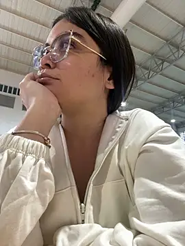 Snapshot of CamilaSofiia chatting on 01/15/26, 10:24 CamilaSofiia online show from 01/15/26, 10:24