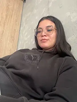 Snapshot of CamilaSofiia chatting on 02/15/26, 03:53 CamilaSofiia online show from 02/15/26, 03:53