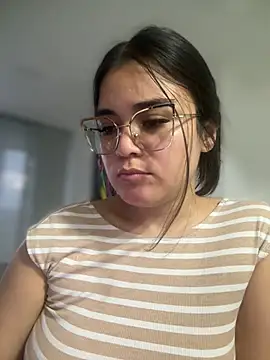 CamilaSofiia online show from 06/04/26, 10:49
