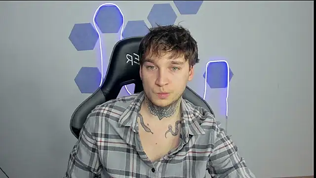 Snapshot of Chris_Tyson chatting on 12/17/24, 12:34 Chris Tyson online show from 12/17/24, 12:34