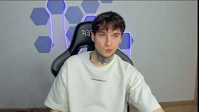 Snapshot of Chris_Tyson chatting on 12/19/24, 03:29 Chris Tyson online show from 12/19/24, 03:29