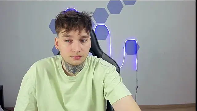 Snapshot of Chris_Tyson chatting on 12/21/24, 08:10 Chris Tyson online show from 12/21/24, 08:10