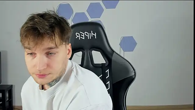 Snapshot of Chris_Tyson chatting on 01/03/25, 04:27 Chris Tyson online show from 01/03/25, 04:27