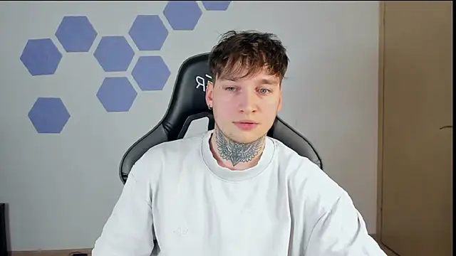 Snapshot of Chris_Tyson chatting on 01/08/25, 06:20 Chris Tyson online show from 01/08/25, 06:20