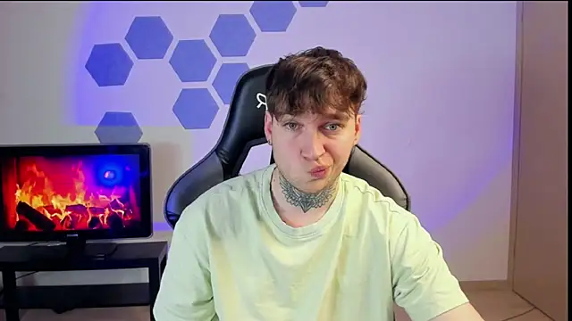 Snapshot of Chris_Tyson chatting on 02/02/25, 01:02 Chris Tyson online show from 02/02/25, 01:02