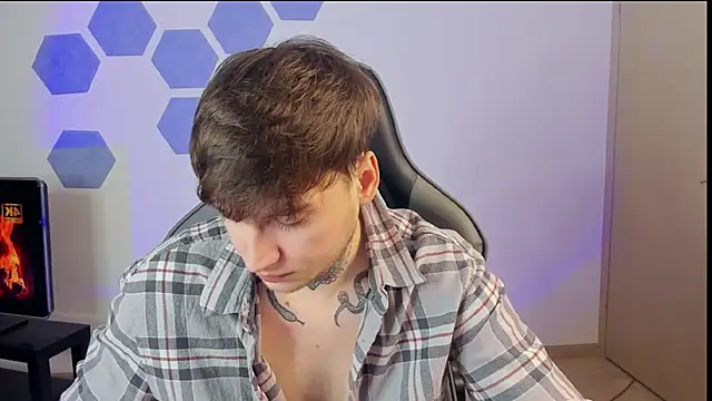 Snapshot of Chris_Tyson chatting on 02/04/25, 12:51 Chris Tyson online show from 02/04/25, 12:51