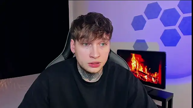 Snapshot of Chris_Tyson chatting on 02/12/25, 02:14 Chris Tyson online show from 02/12/25, 02:14