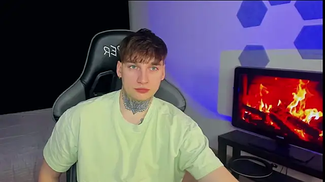 Snapshot of Chris_Tyson chatting on 02/22/25, 10:42 Chris Tyson online show from 02/22/25, 10:42