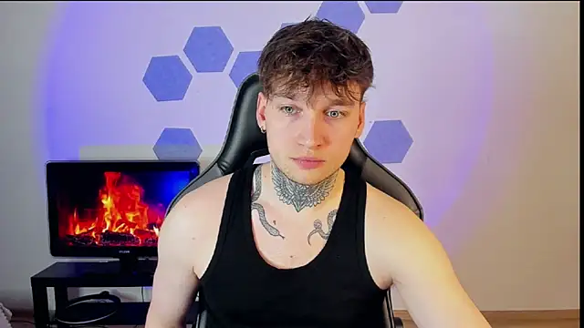 Snapshot of Chris_Tyson chatting on 03/08/25, 02:34 Chris Tyson online show from 03/08/25, 02:34