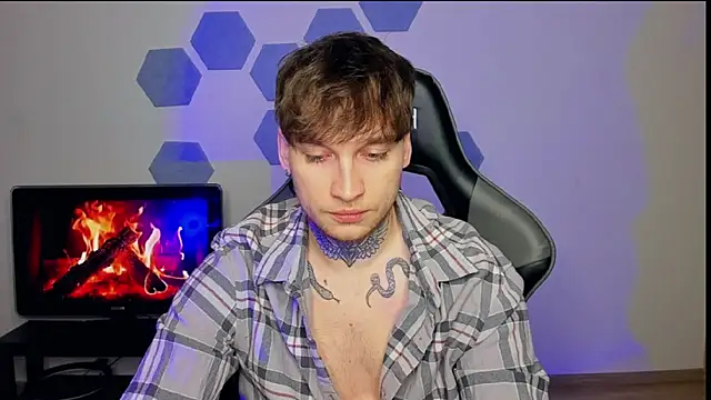 Snapshot of Chris_Tyson chatting on 03/13/25, 01:21 Chris Tyson online show from 03/13/25, 01:21