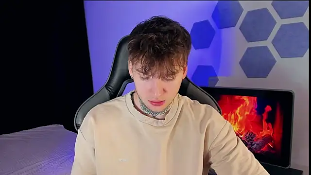 Snapshot of Chris_Tyson chatting on 03/20/25, 01:35 Chris Tyson online show from 03/20/25, 01:35