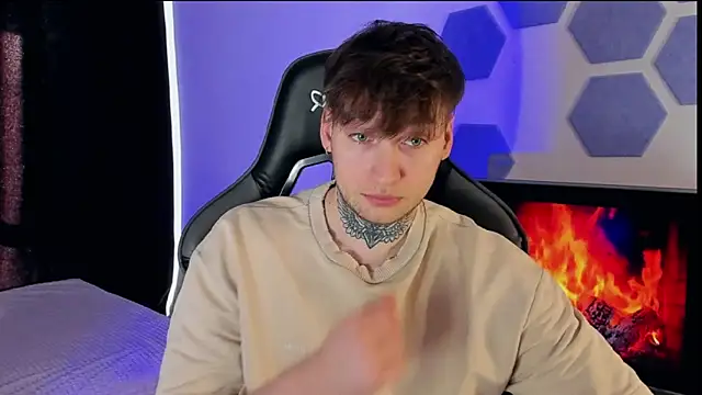 Snapshot of Chris_Tyson chatting on 03/20/25, 05:46 Chris Tyson online show from 03/20/25, 05:46