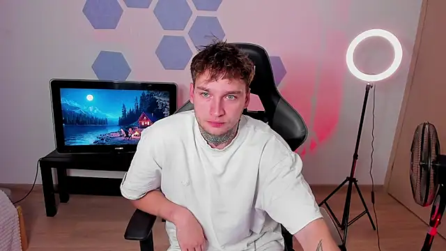 Snapshot of Chris_Tyson chatting on 09/08/25, 09:25 Chris Tyson online show from 09/08/25, 09:25