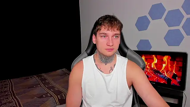 Snapshot of Chris_Tyson chatting on 09/20/25, 02:01 Chris Tyson online show from 09/20/25, 02:01