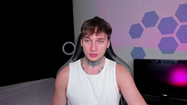 Snapshot of Chris_Tyson chatting on 10/06/25, 10:18 Chris Tyson online show from 10/06/25, 10:18