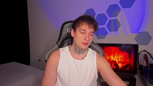 Snapshot of Chris_Tyson chatting on 10/16/25, 07:26 Chris Tyson online show from 10/16/25, 07:26