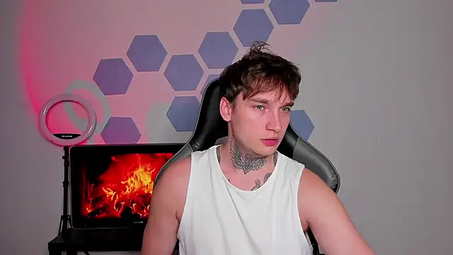 Snapshot of Chris_Tyson chatting on 10/23/25, 10:19 Chris Tyson online show from 10/23/25, 10:19