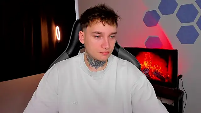 Snapshot of Chris_Tyson chatting on 11/25/25, 06:57 Chris Tyson online show from 11/25/25, 06:57