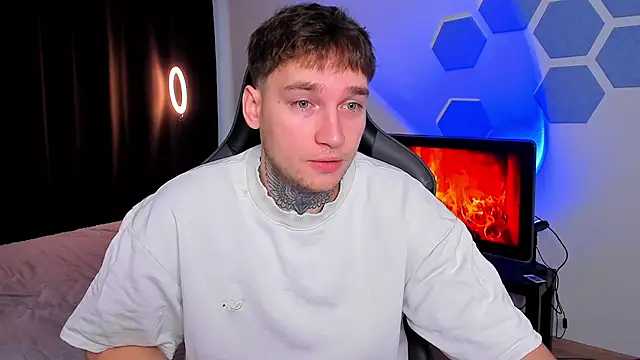 Snapshot of Chris_Tyson chatting on 11/30/25, 07:56 Chris Tyson online show from 11/30/25, 07:56