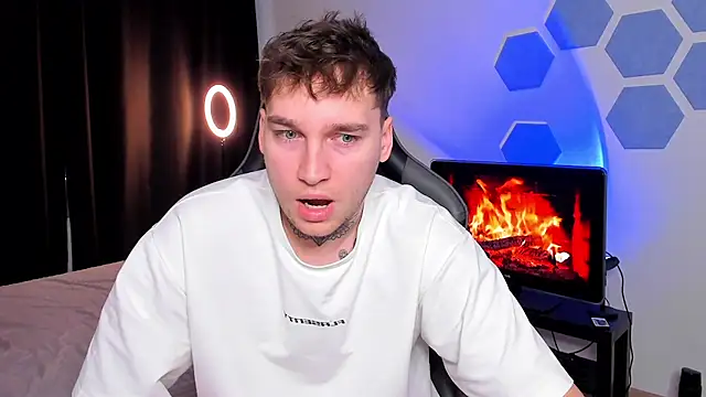 Snapshot of Chris_Tyson chatting on 12/05/25, 07:28 Chris Tyson online show from 12/05/25, 07:28