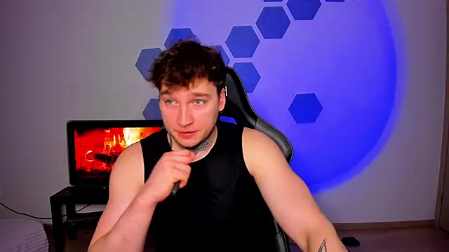 Chris Tyson online show from 04/03/26, 09:40