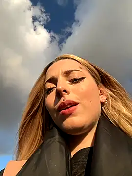 LoraaDoll online show from 10/18/25, 01:12