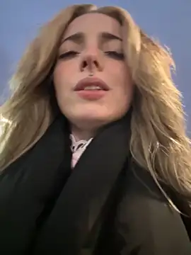 LoraaDoll online show from 10/29/25, 02:41