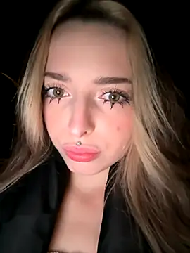 LoraaDoll online show from 11/20/25, 04:29