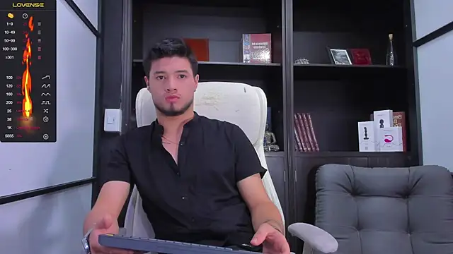 EdwardRoss  online show from 02/07/25, 07:38