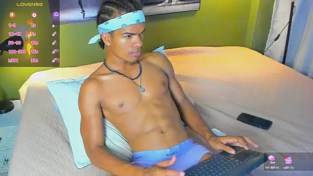 Snapshot of bigxx0 chatting on 01/11/25, 11:46 bigxx0 online show from 01/11/25, 11:46