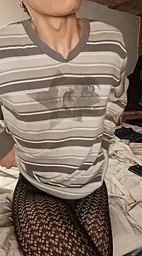 Snapshot of LYZBORNHD chatting on 12/29/24, 12:12 LYZBORNHD online show from 12/29/24, 12:12