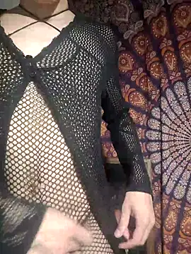 Snapshot of LYZBORNHD chatting on 02/13/26, 01:34 LYZBORNHD online show from 02/13/26, 01:34