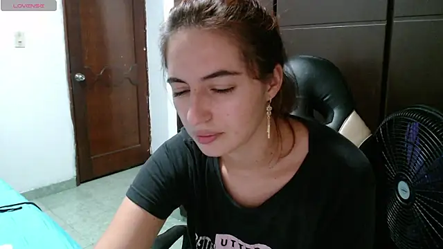 Snapshot of Kate_lorens9 chatting on 01/09/25, 12:14 Kate lorens9 online show from 01/09/25, 12:14