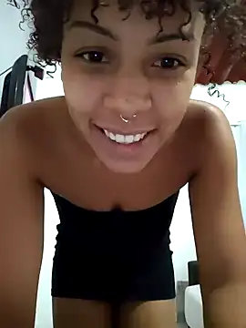 Julia Pretinha online show from 12/29/24, 02:27