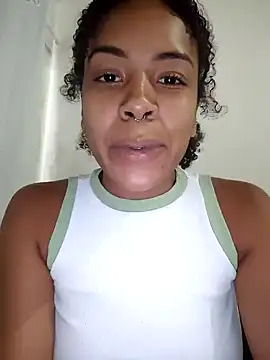 Julia Pretinha online show from 04/06/26, 12:06