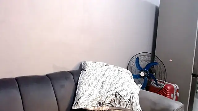 LongPussyLipsxx online show from 10/12/25, 08:52