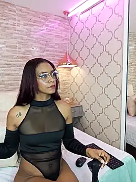 Snapshot of ZoeSmitth chatting on 10/01/25, 12:22 ZoeSmitth online show from 10/01/25, 12:22