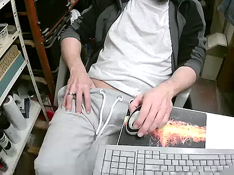 Snapshot of MF-Deutschland chatting on 03/17/25, 05:16 MF-Deutschland online show from 03/17/25, 05:16