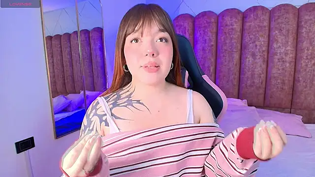 Fluffy Bubble21 online show from 02/28/26, 04:24