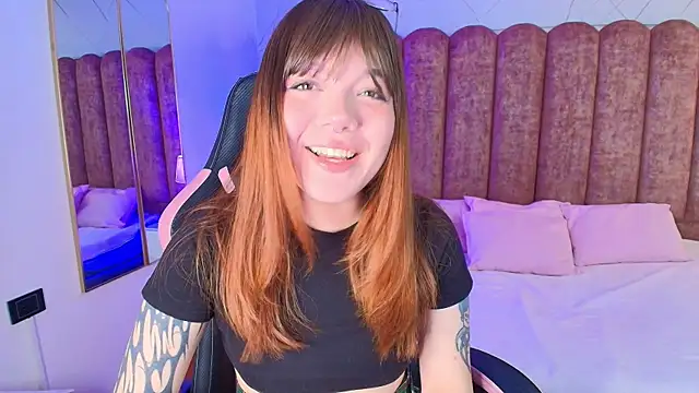 Fluffy Bubble21 online show from 03/06/26, 04:09