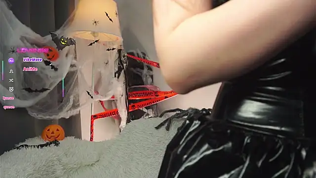 AmiLewis online show from 10/29/25, 01:19